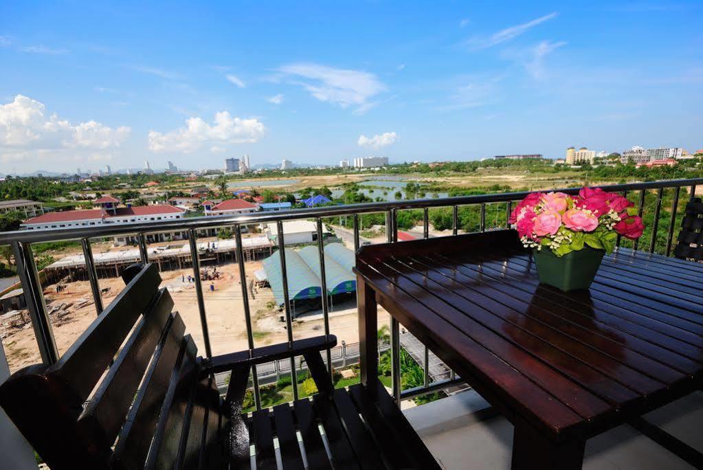 Oyo 829 Royal Thai Residence Jomtien Beach Exterior foto